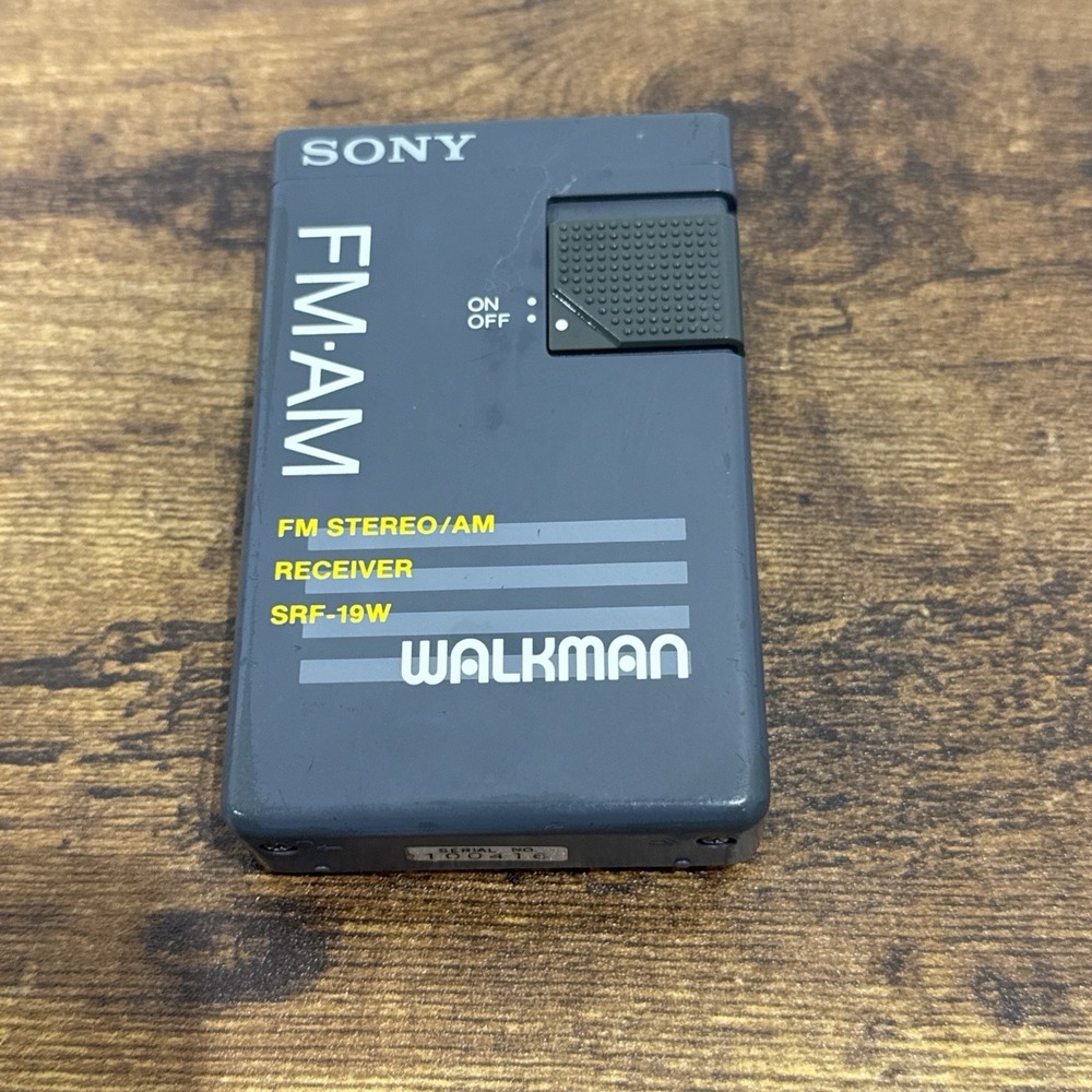 Sony Walkman SRF-19W FM/AM Radio Receiver Gray w/Belt Clip Tested Works
